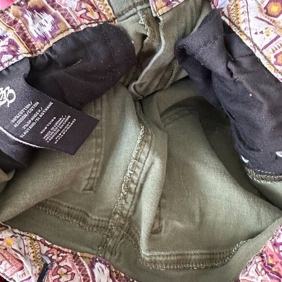 STUNNING JOE FRESH Black/Gold Coated Metallic Slim Jeans - Size 30" - Picture 3 of 10